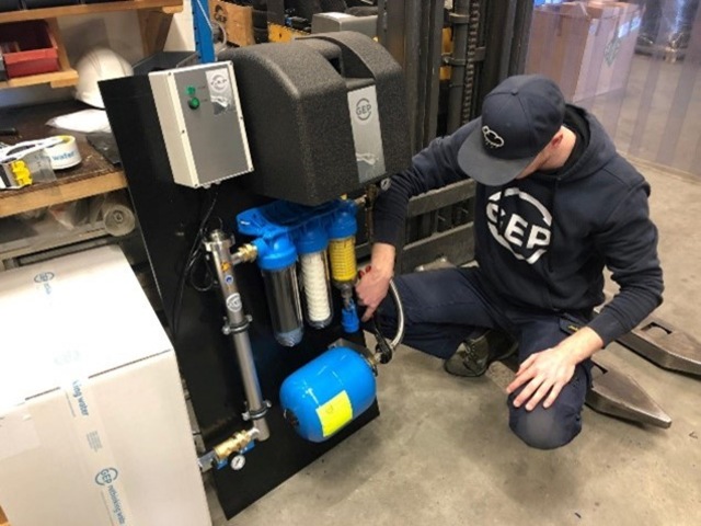 filtering rainwater with a three-piece fine filter